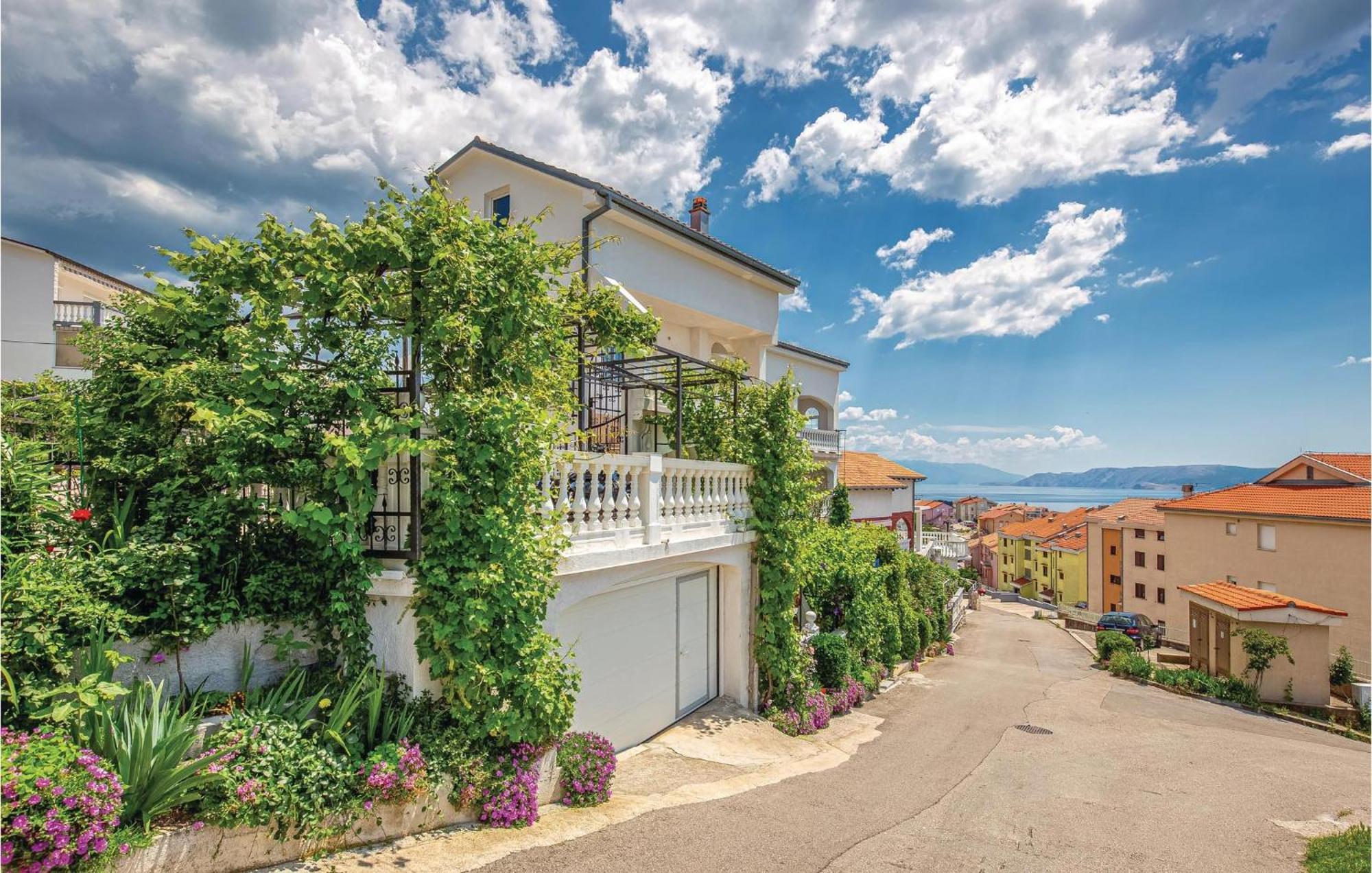 Stunning Apartment In Crikvenica With Wifi Kültér fotó